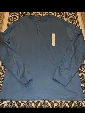 Goodfellow & Co men’s long sleeve Henley shirt